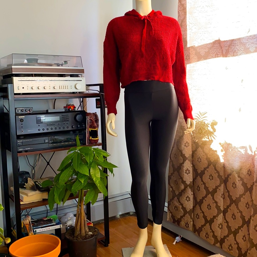 Red knit sweat too